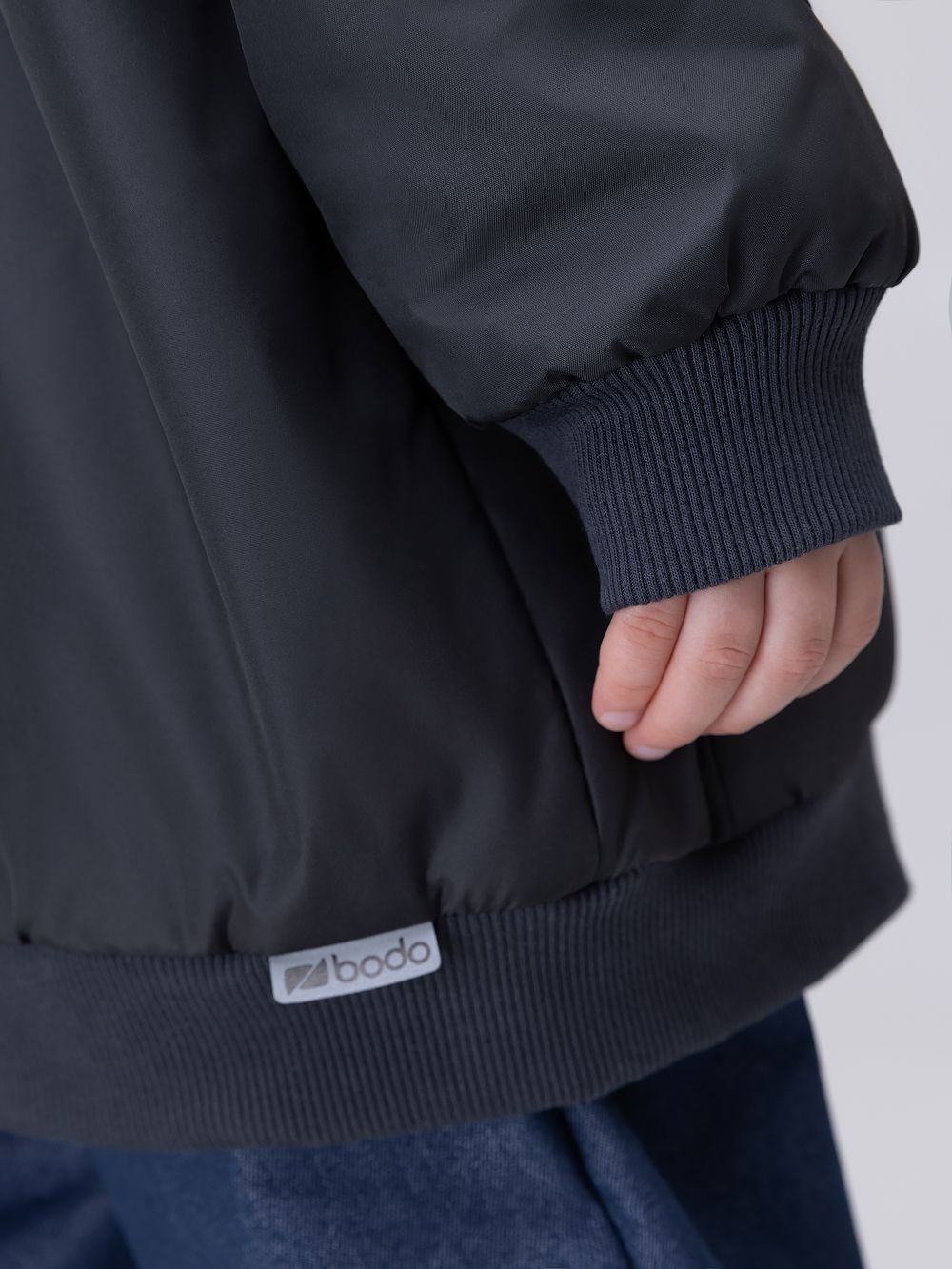 Бомбер с капюшоном - фото 7