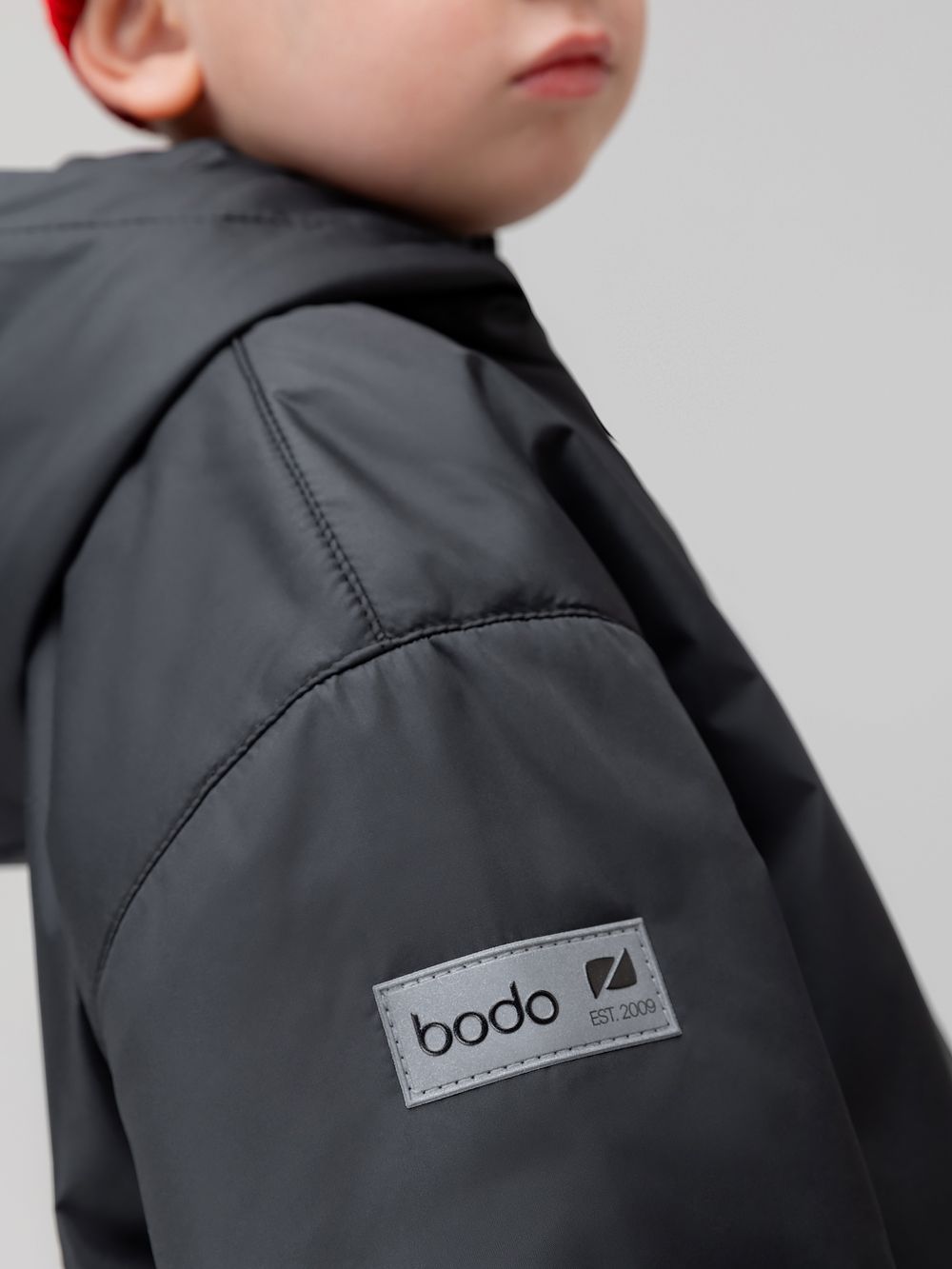 Бомбер с капюшоном - фото 8