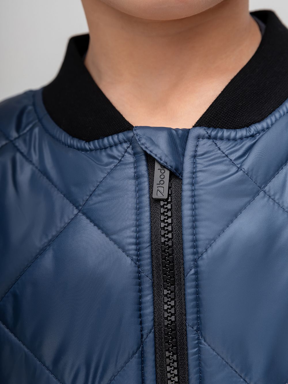 Стеганный бомбер - фото 9