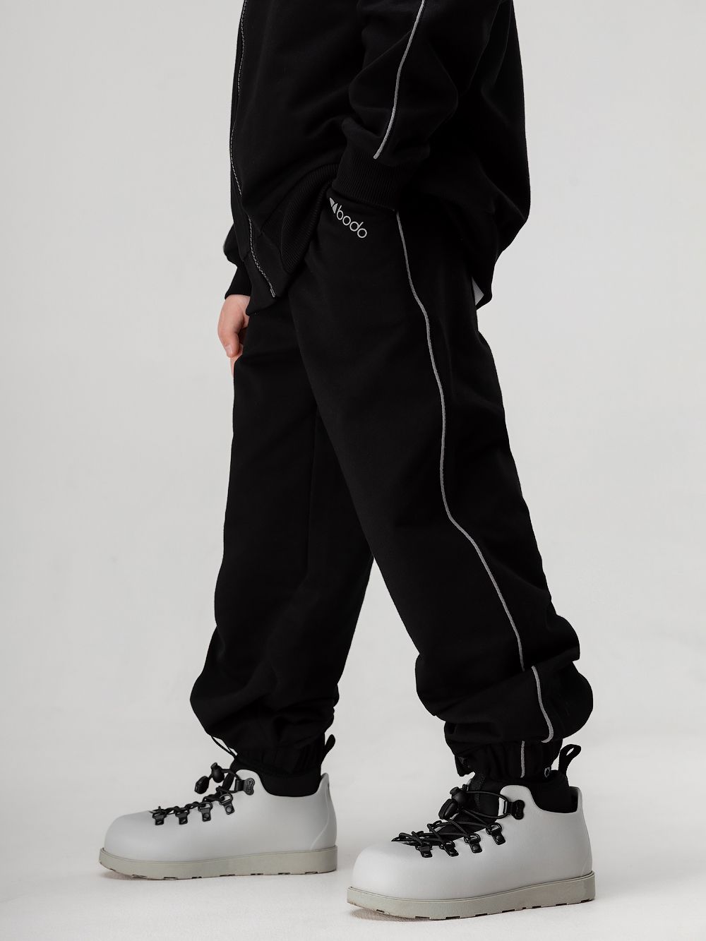 Костюм с декоративным кантом - фото 8