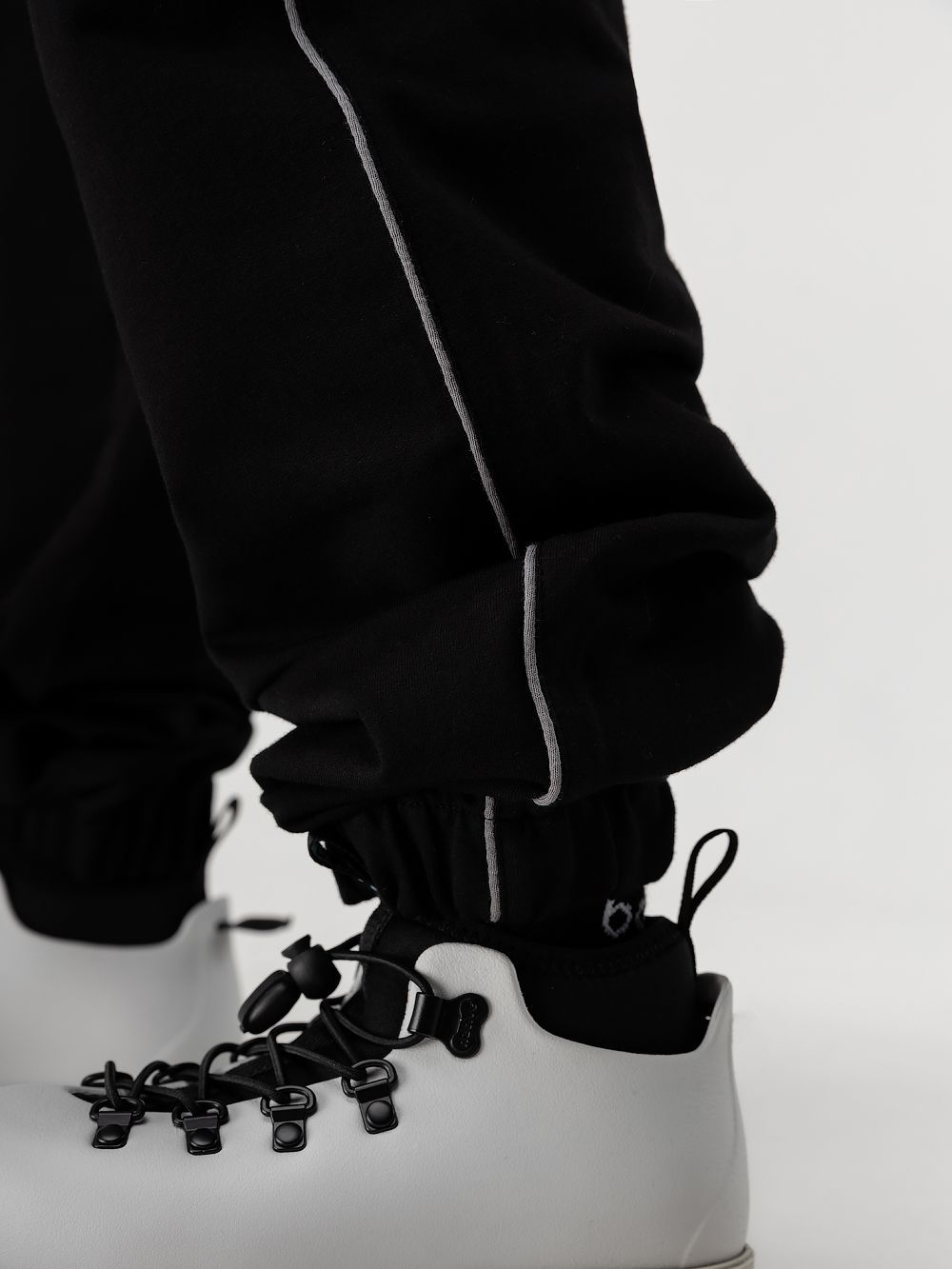 Костюм с декоративным кантом - фото 9