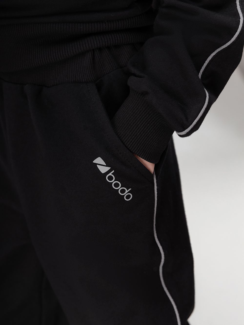 Костюм с декоративным кантом - фото 10