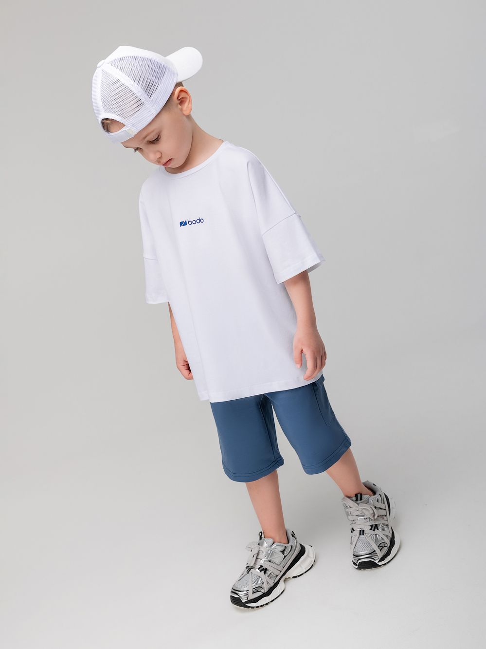 Шорты с накладными карманами - фото 3