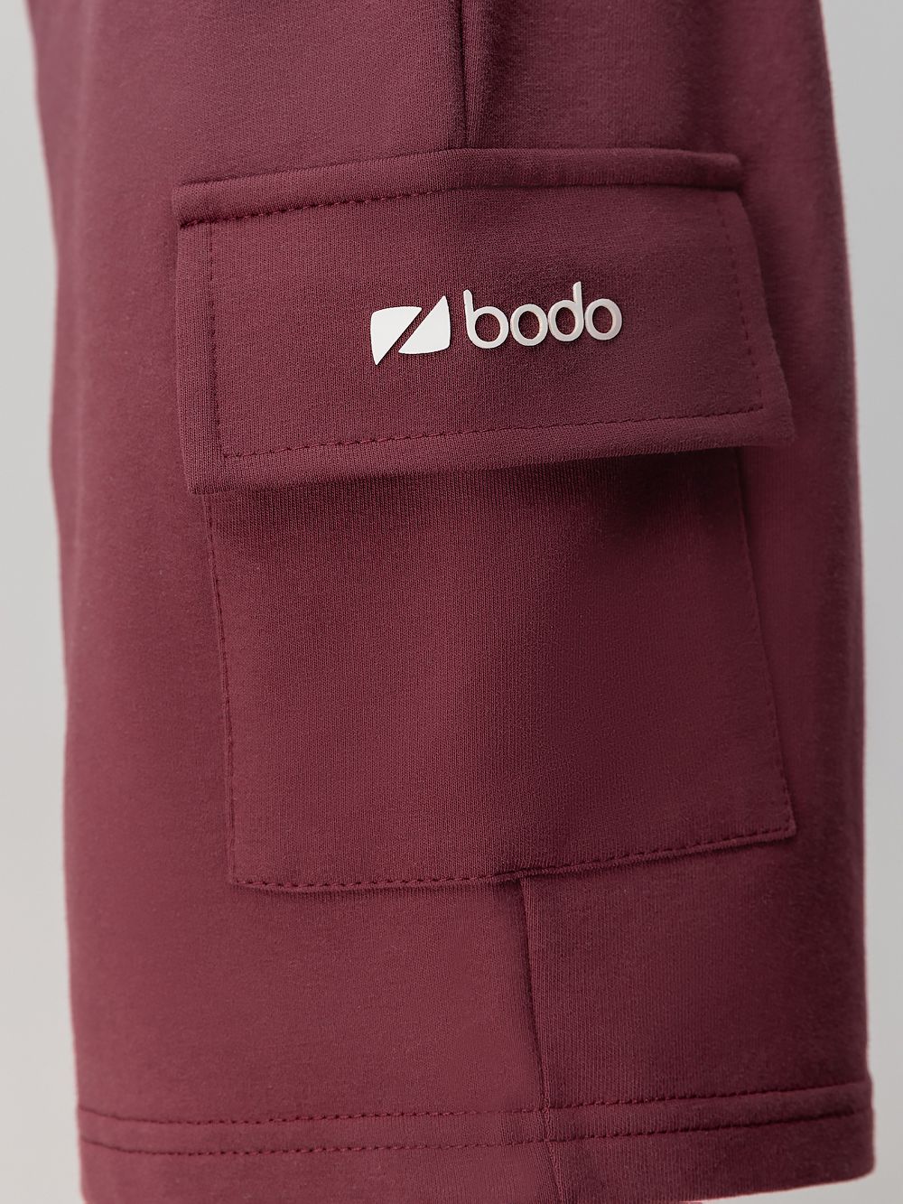 Шорты с накладными карманами - фото 4