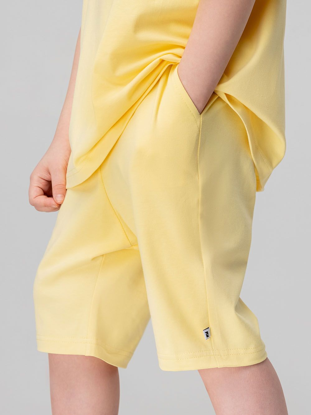 Костюм однотонный с шортами - фото 7