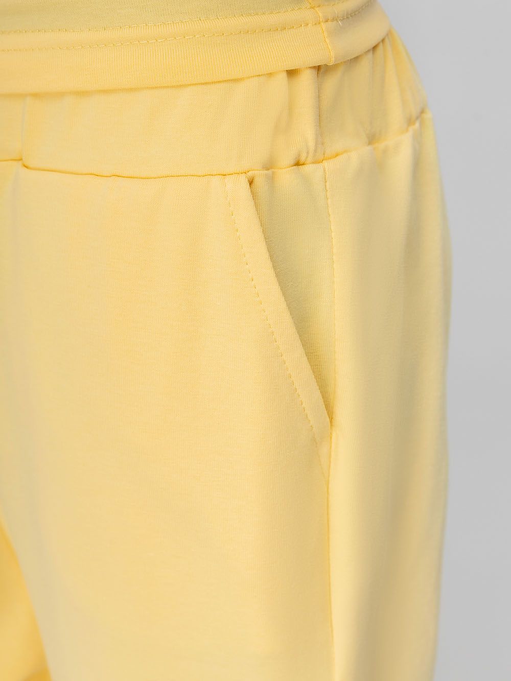 Костюм однотонный с шортами - фото 10