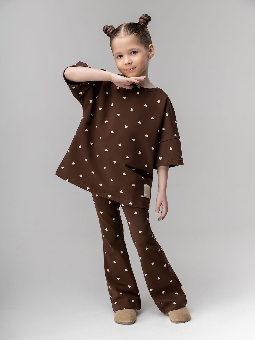 Брюки - клеш с сердечками - фото 2