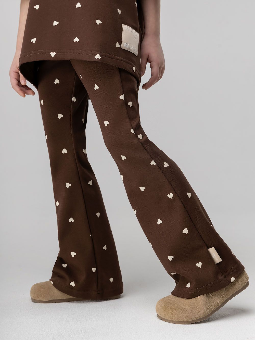 Брюки - клеш с сердечками - фото 5