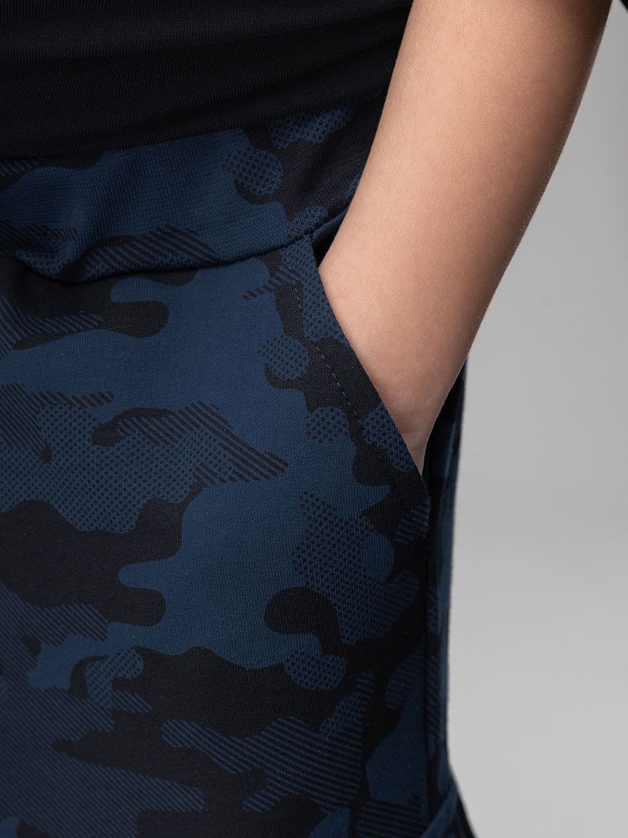 Брюки с одним накладным карманом - фото 8