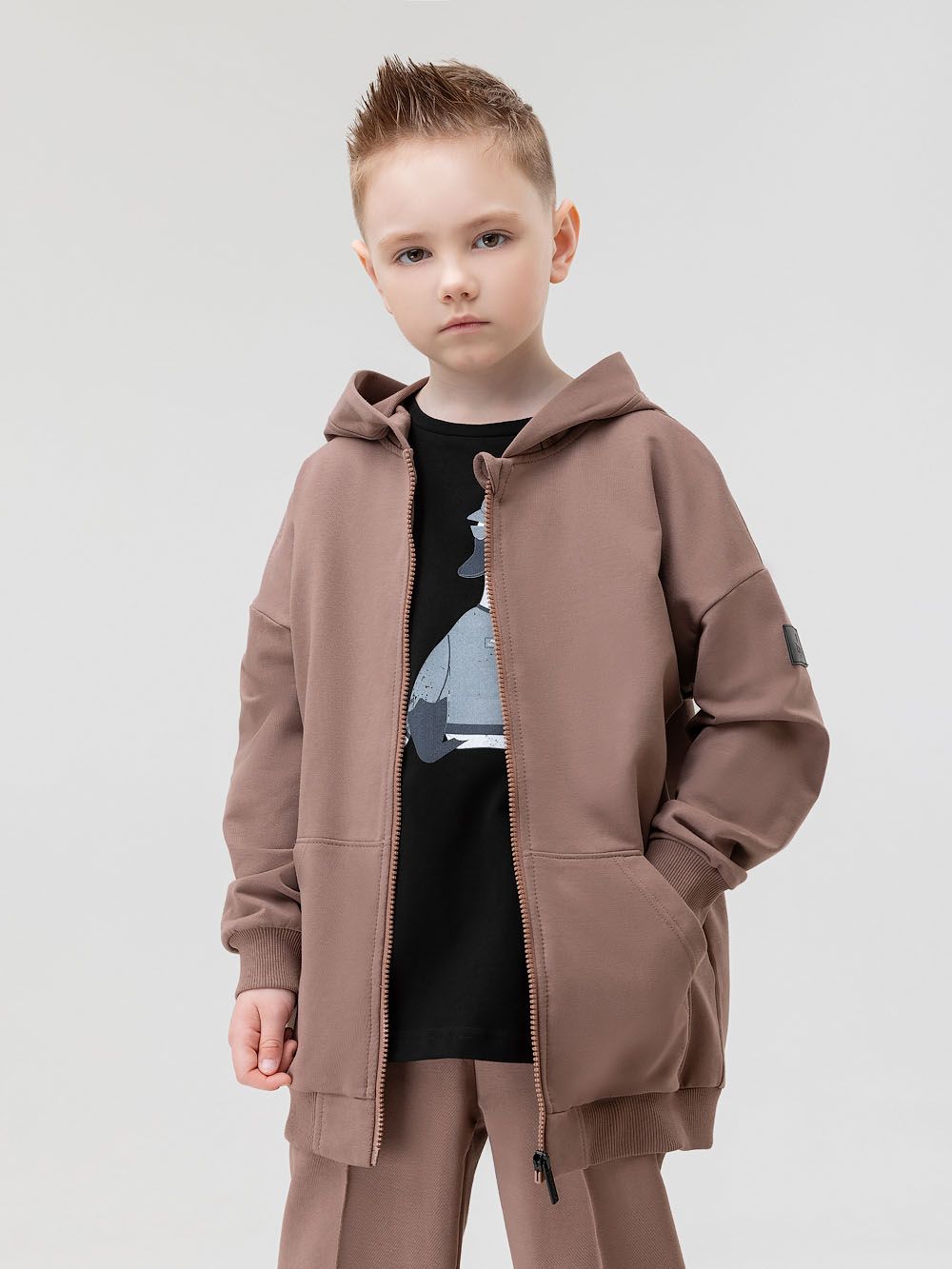 Костюм с отстрочками на брюках - фото 2