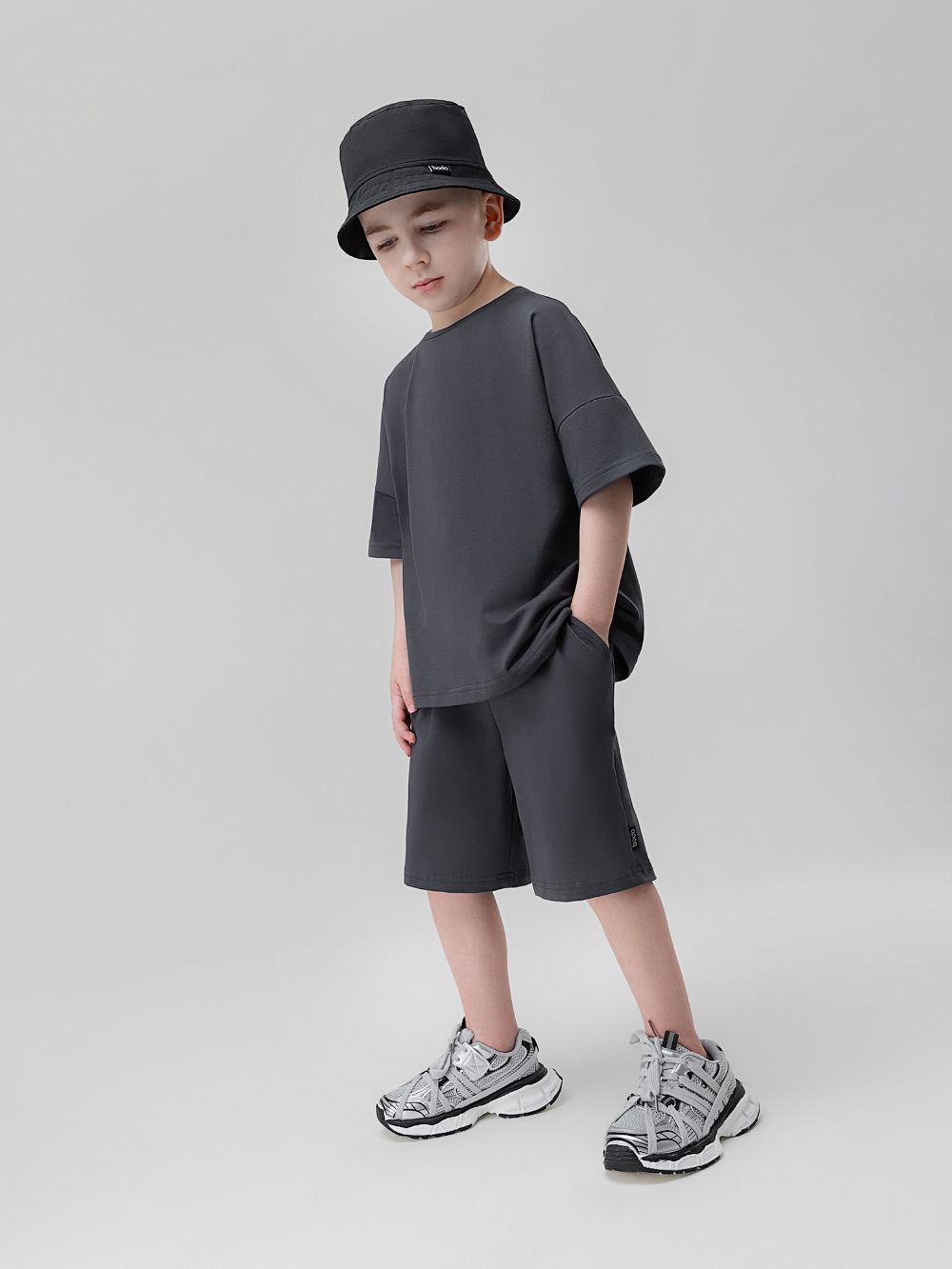 Костюм однотонный с шортами - фото 3