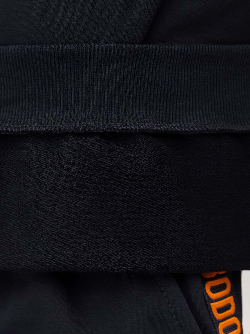 Костюм с брендированной лентой - фото 8