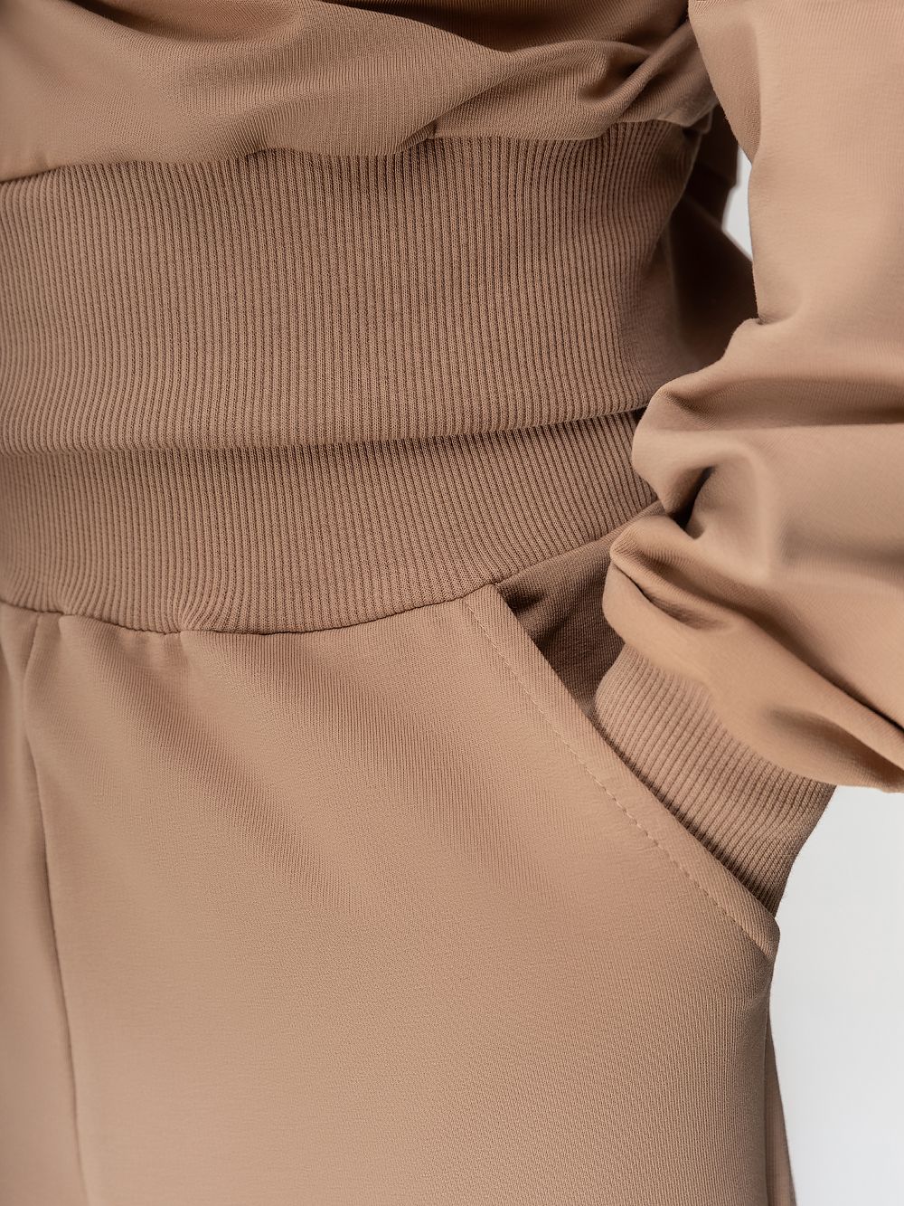 Костюм со свитшотом - фото 7