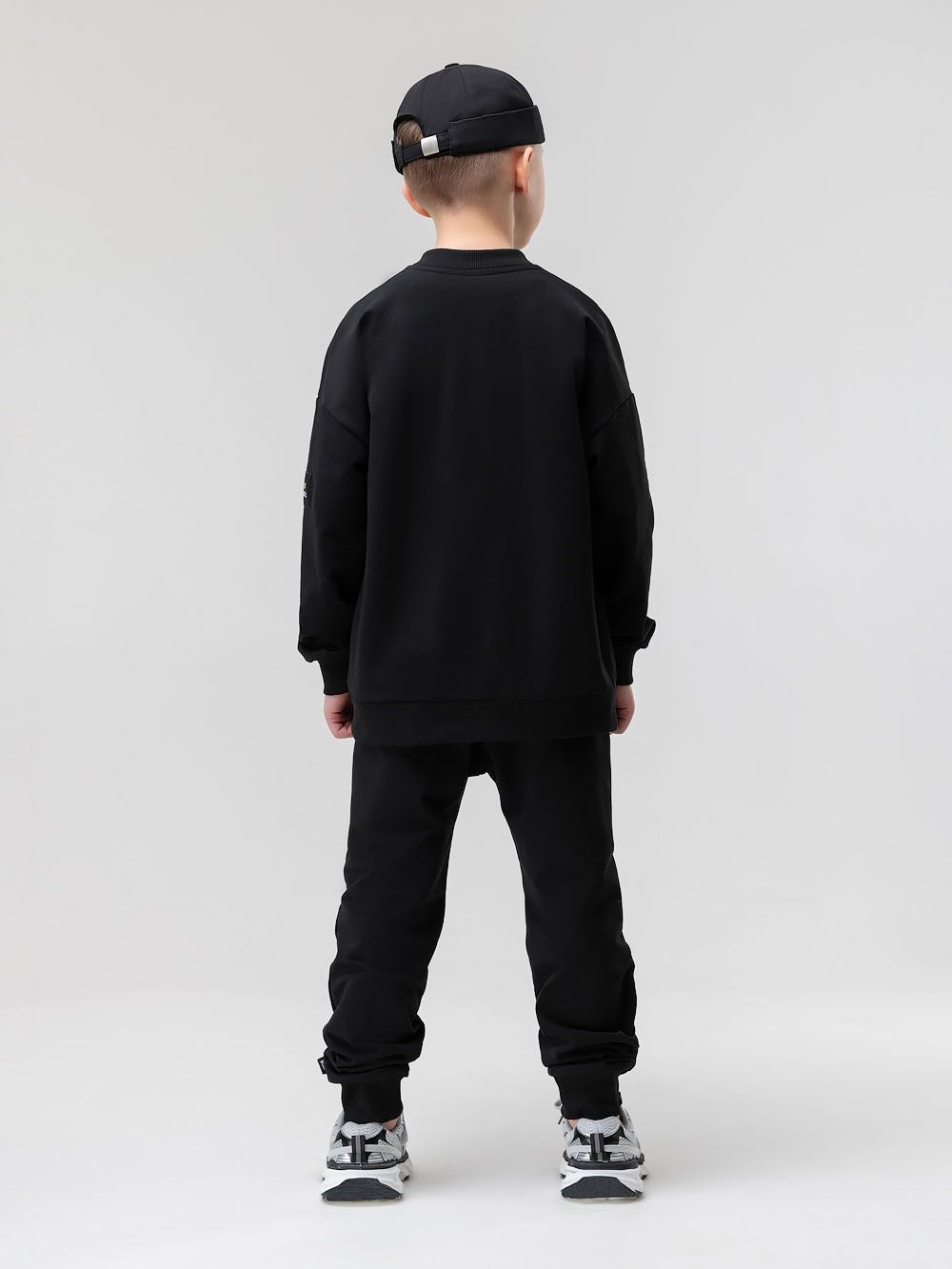 Костюм с бомбером на молнии - фото 12