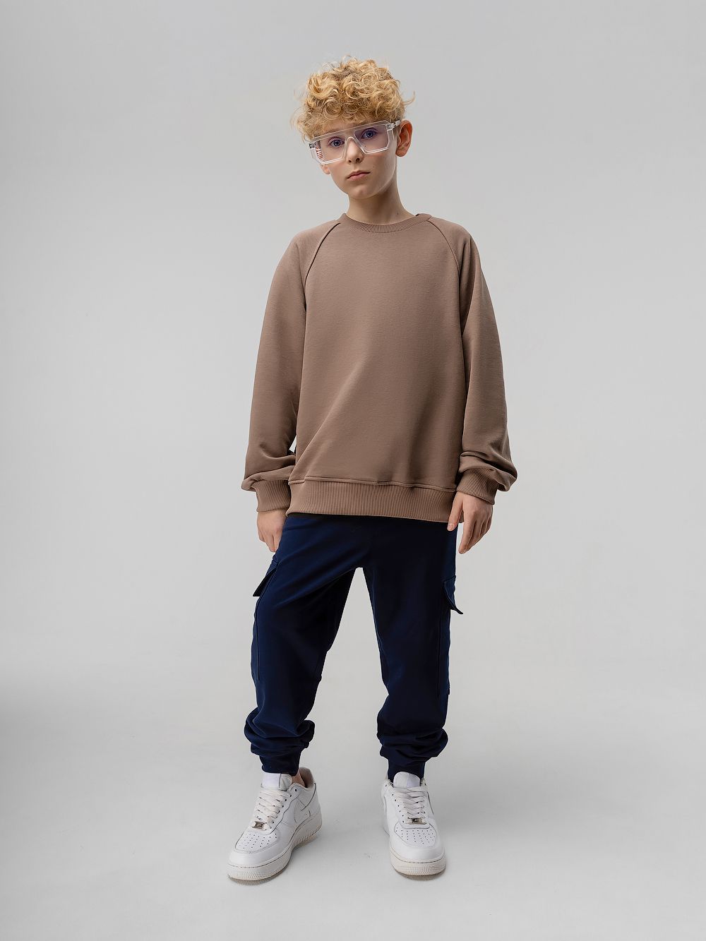 Брюки с накладными карманами - фото 2