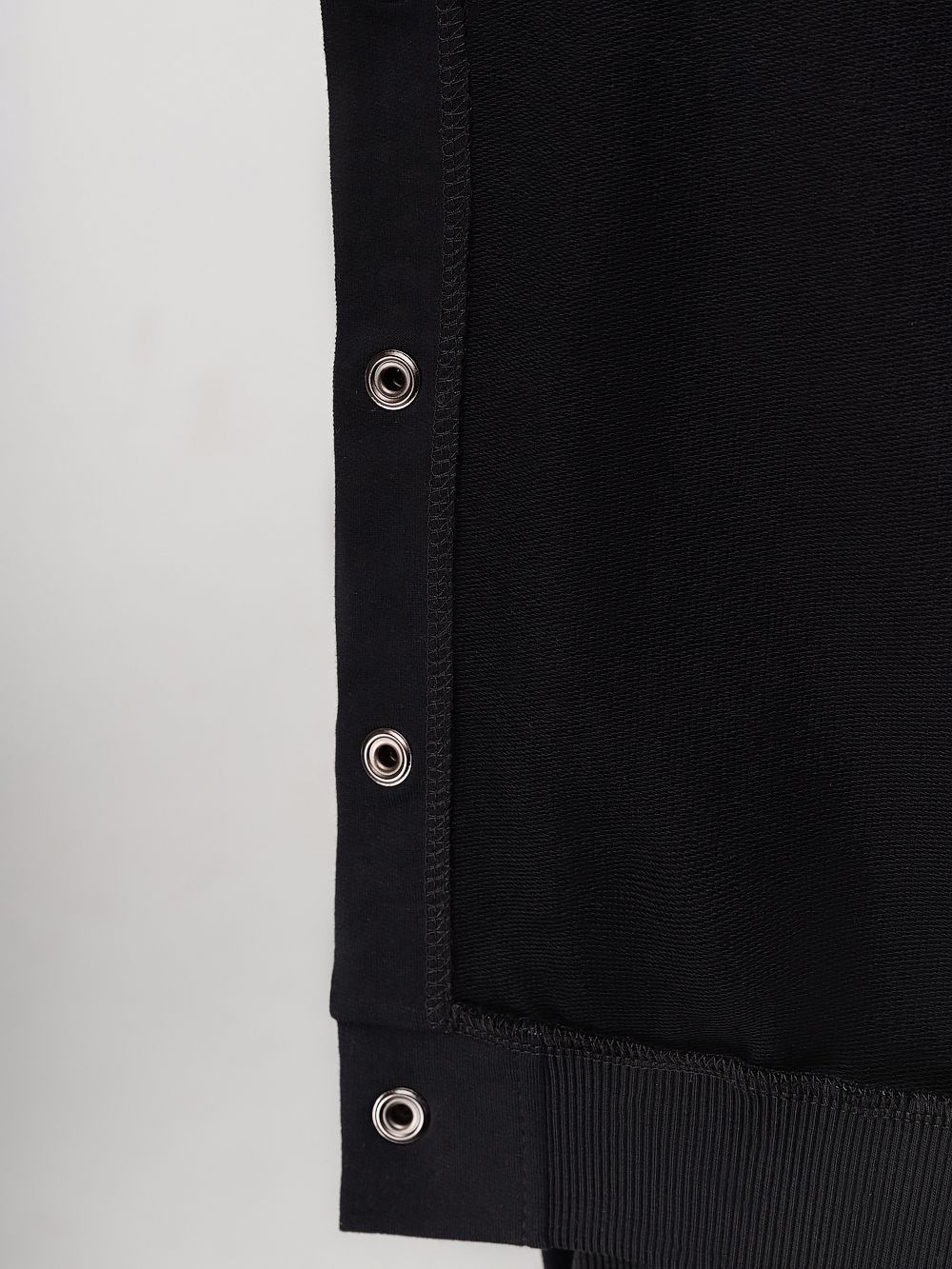 Толстовка с карманом на рукаве - фото 9