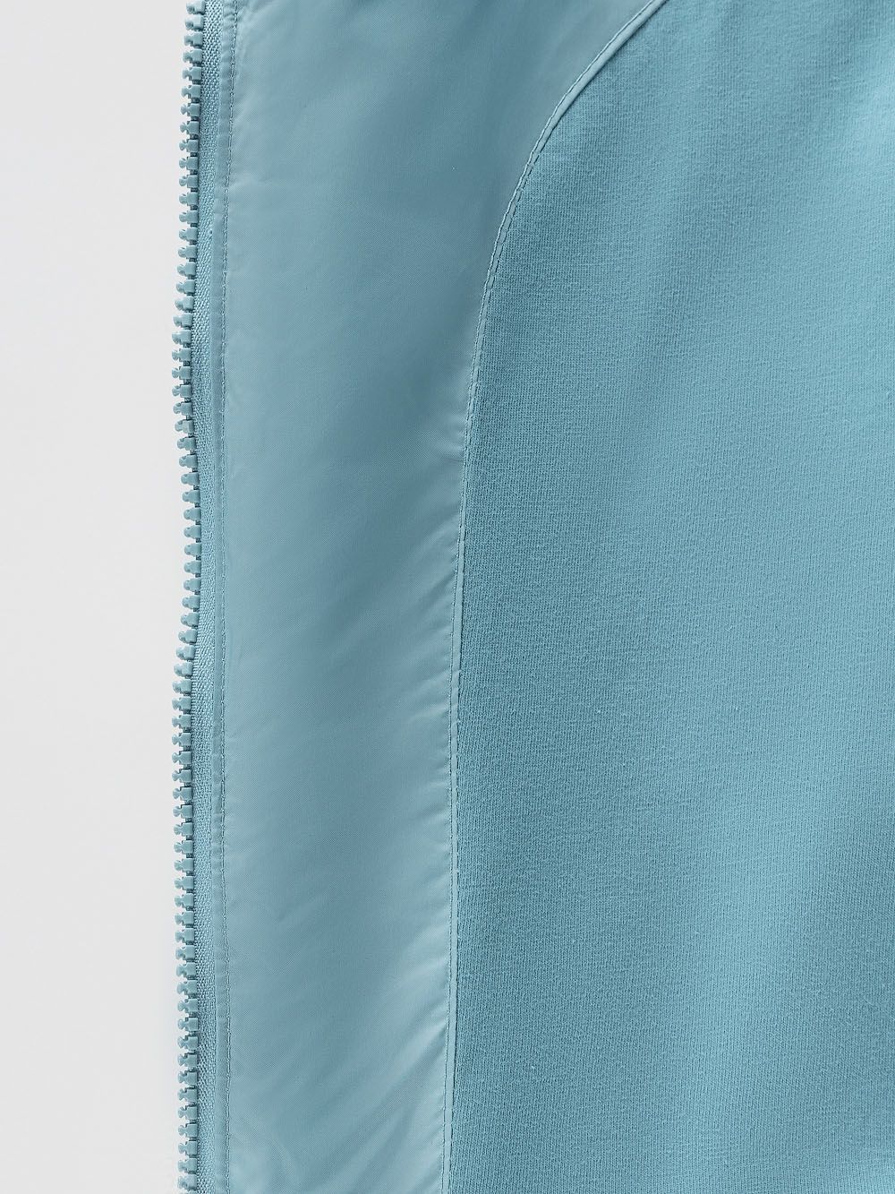 Жилет с капюшоном - фото 10