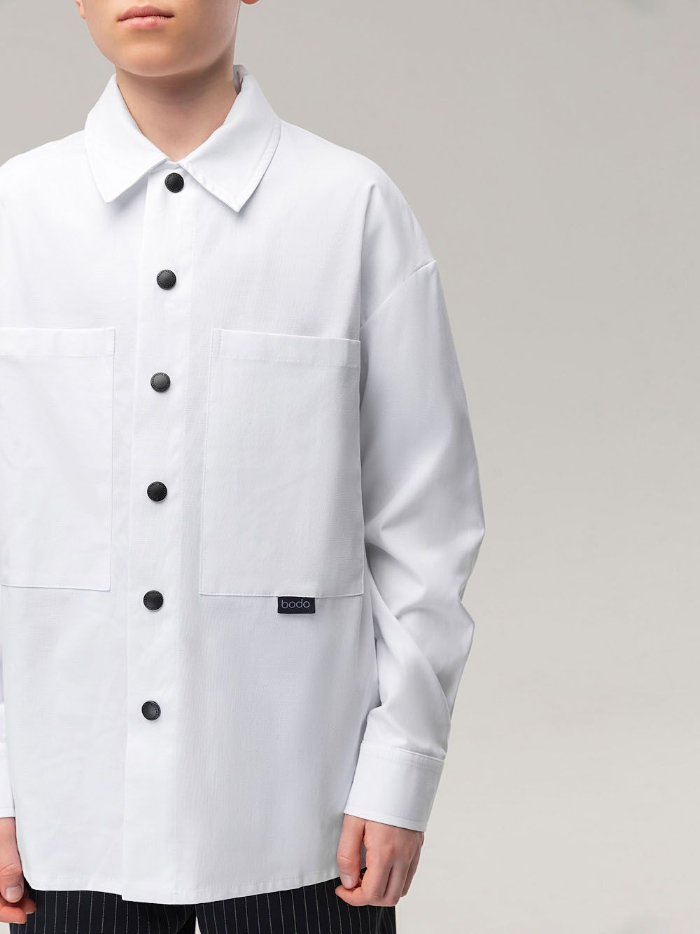 Рубашка с накладными карманами - фото 4