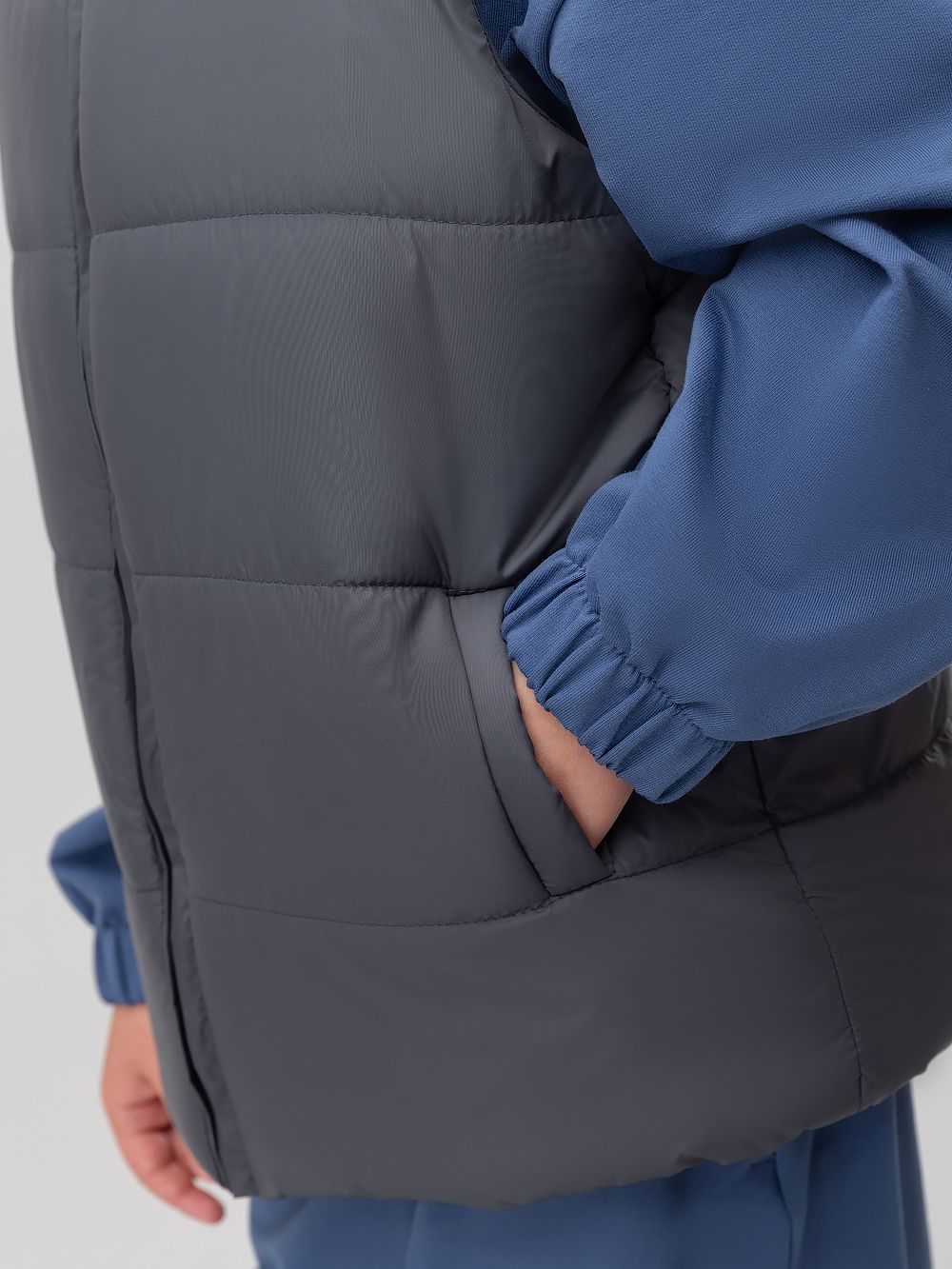 Жилет с капюшоном - фото 5