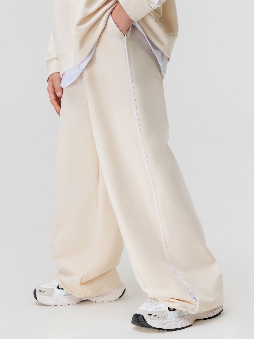 Костюм с декоративным кантом - фото 6