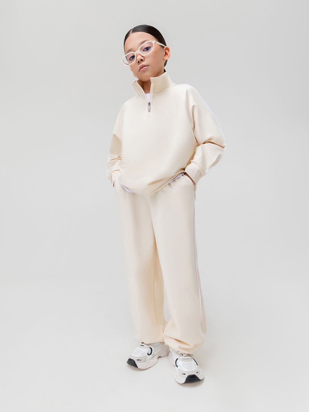 Костюм с декоративным кантом - фото 1