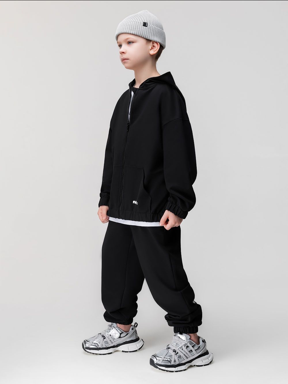 Костюм с толстовкой на молнии - фото 9