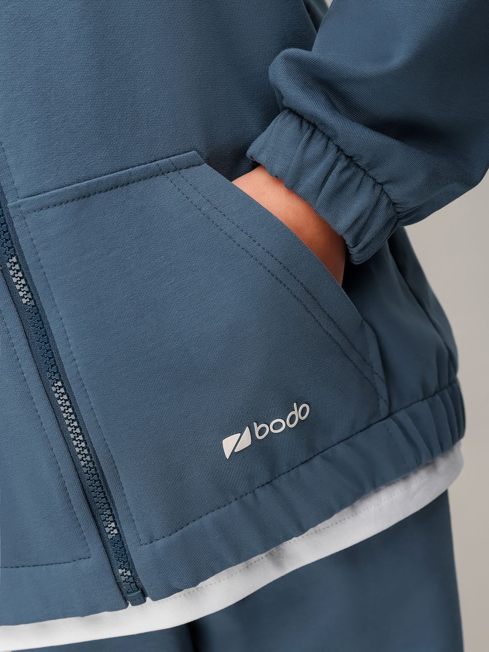 Костюм с толстовкой на молнии - фото 6