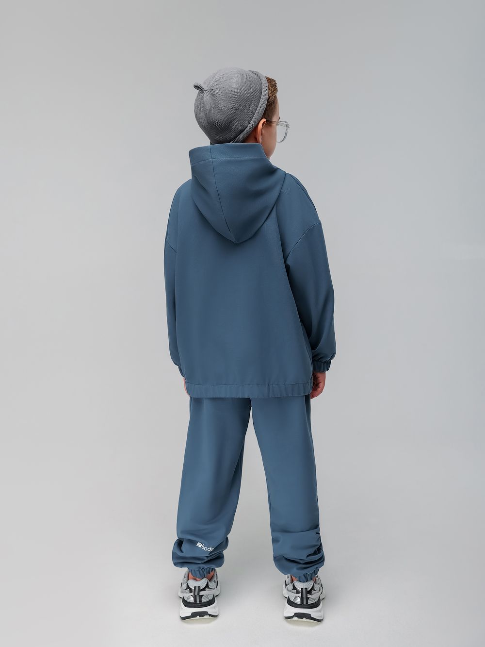 Костюм с толстовкой на молнии - фото 9