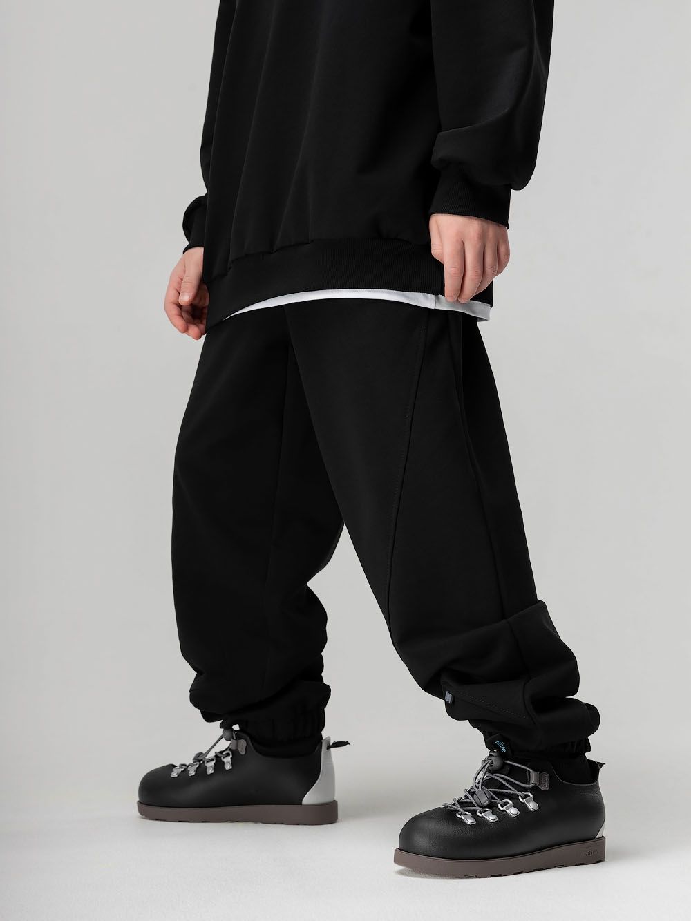 Костюм с толстовкой на короткой молнии - фото 6