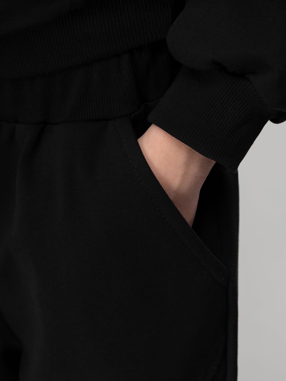 Костюм с толстовкой на короткой молнии - фото 8