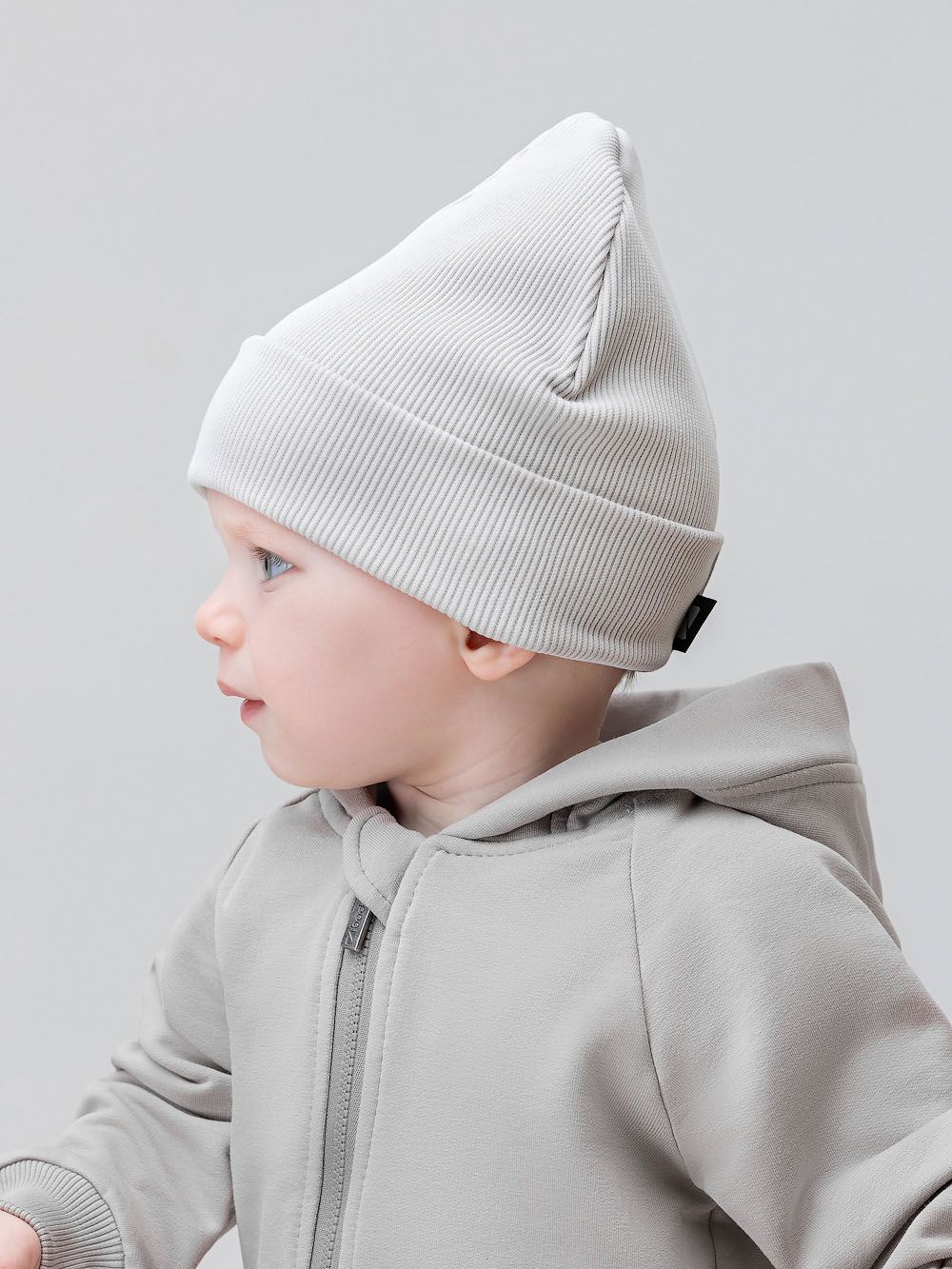 Шапка в рубчик для малышей - фото 2