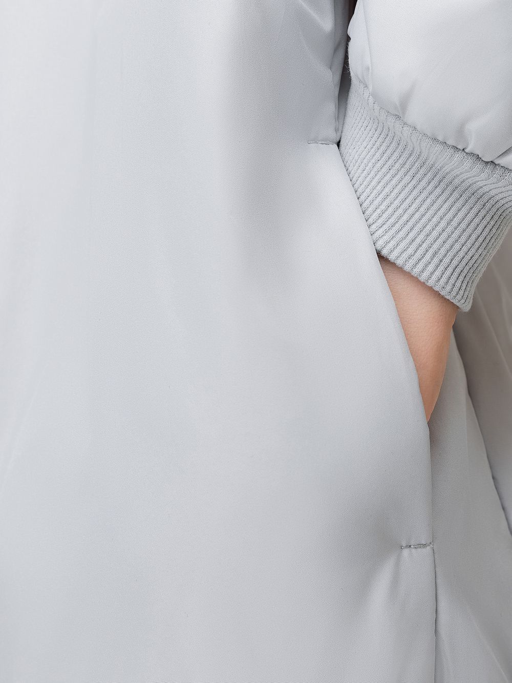 Бомбер с капюшоном - фото 8