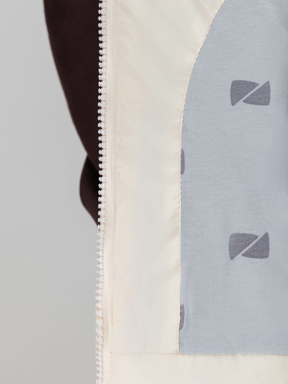 Жилет утеплённый - фото 10