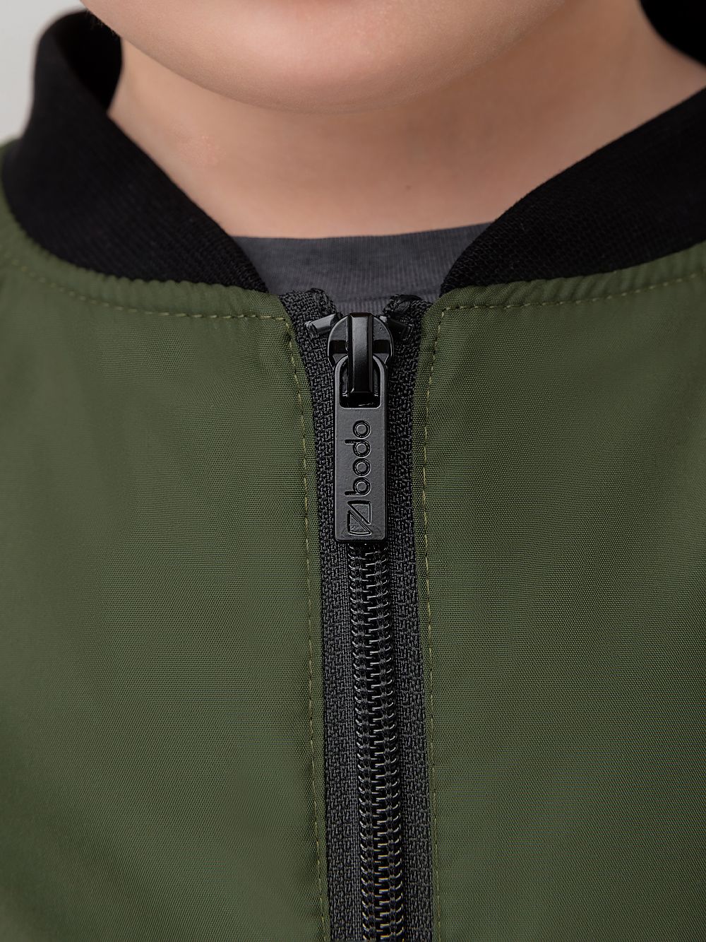 Бомбер на молнии - фото 3