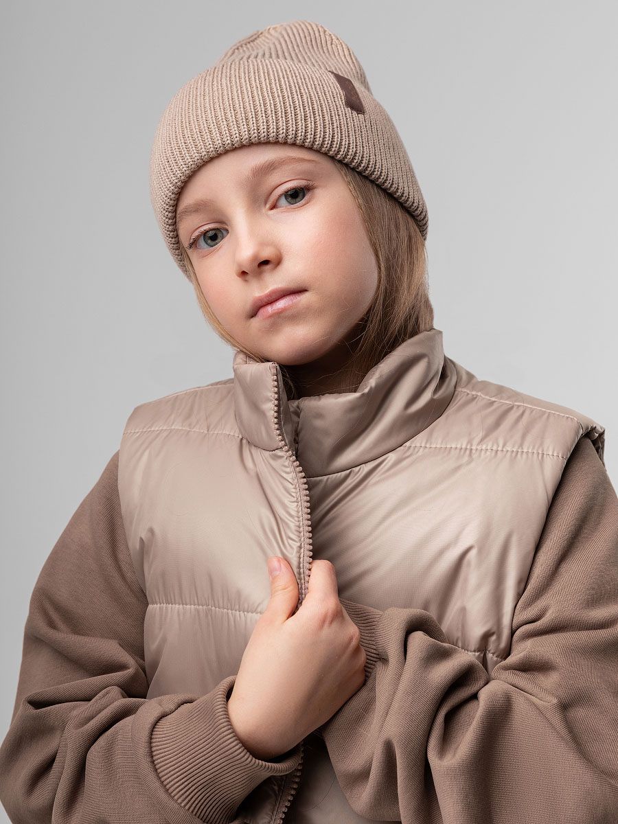 Шапка вязаная с жаккардовой нашивкой - фото 2