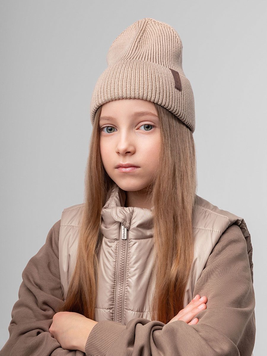 Шапка вязаная с жаккардовой нашивкой - фото 3