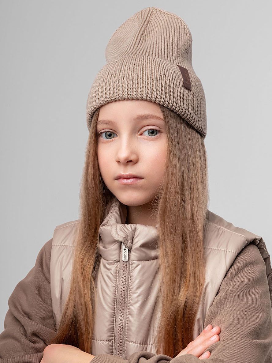 Шапка вязаная с жаккардовой нашивкой - фото 3