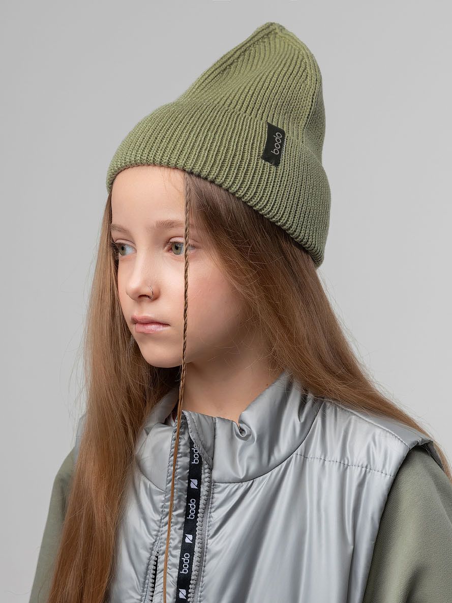 Шапка вязаная с жаккардовой нашивкой - фото 4