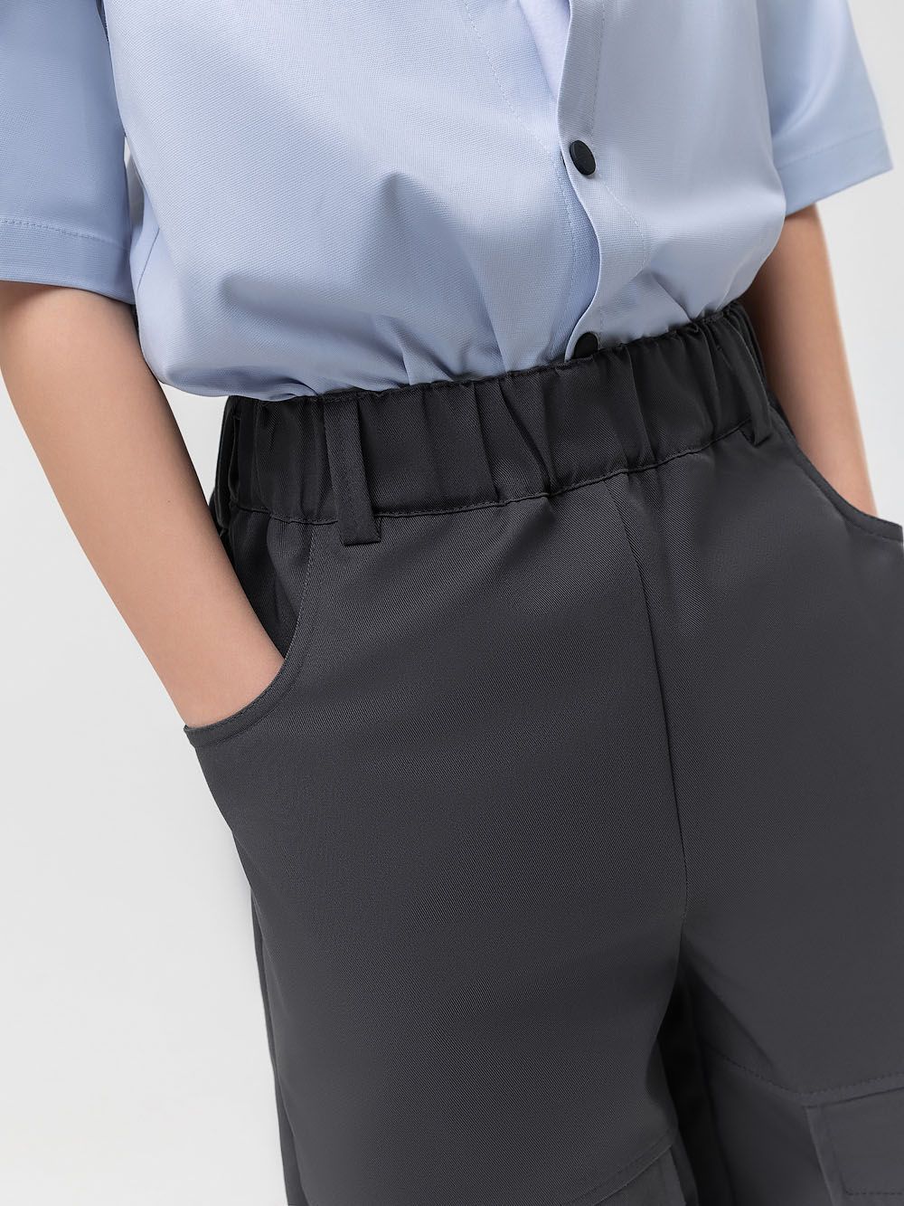 Брюки с декоративными клапанами - фото 9