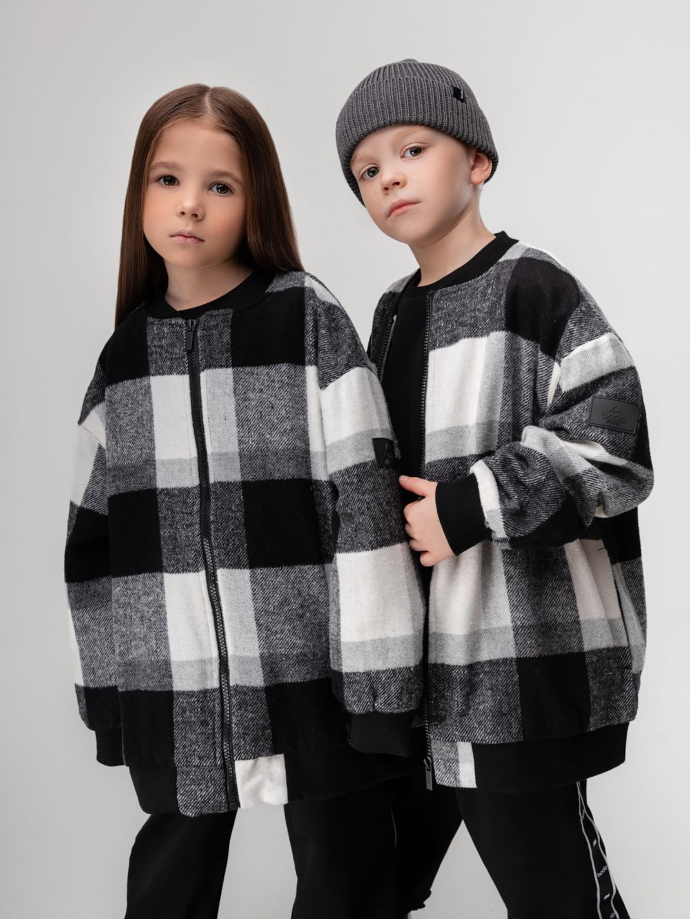 Толстовка - бомбер в клетку - фото 1