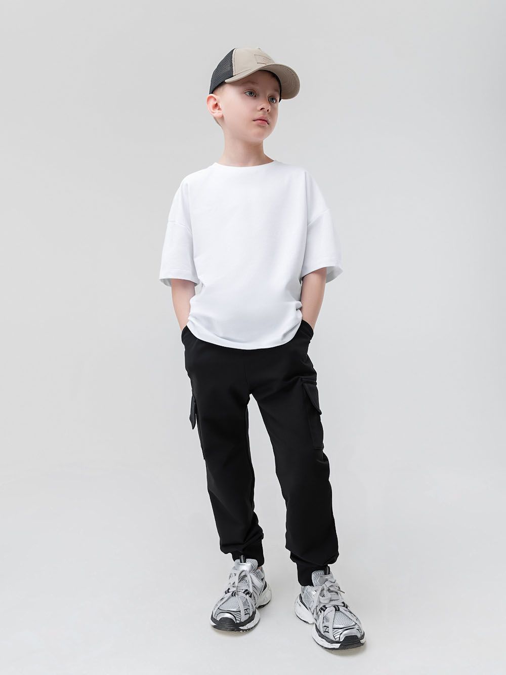 Брюки - джоггеры с карманами - фото 4