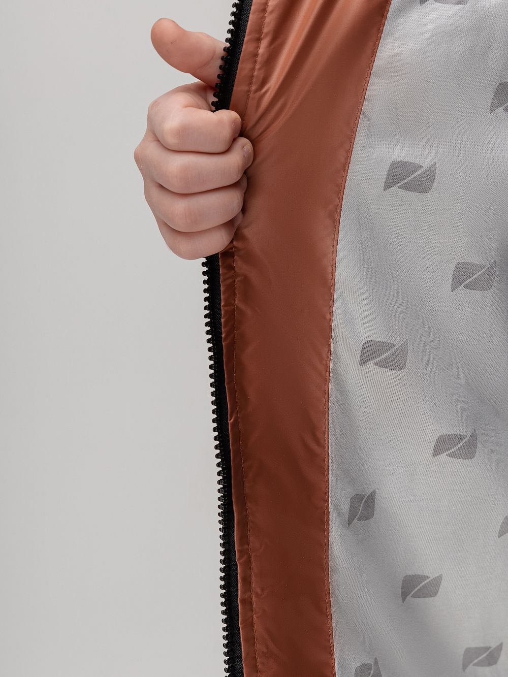 Стеганный бомбер - фото 8