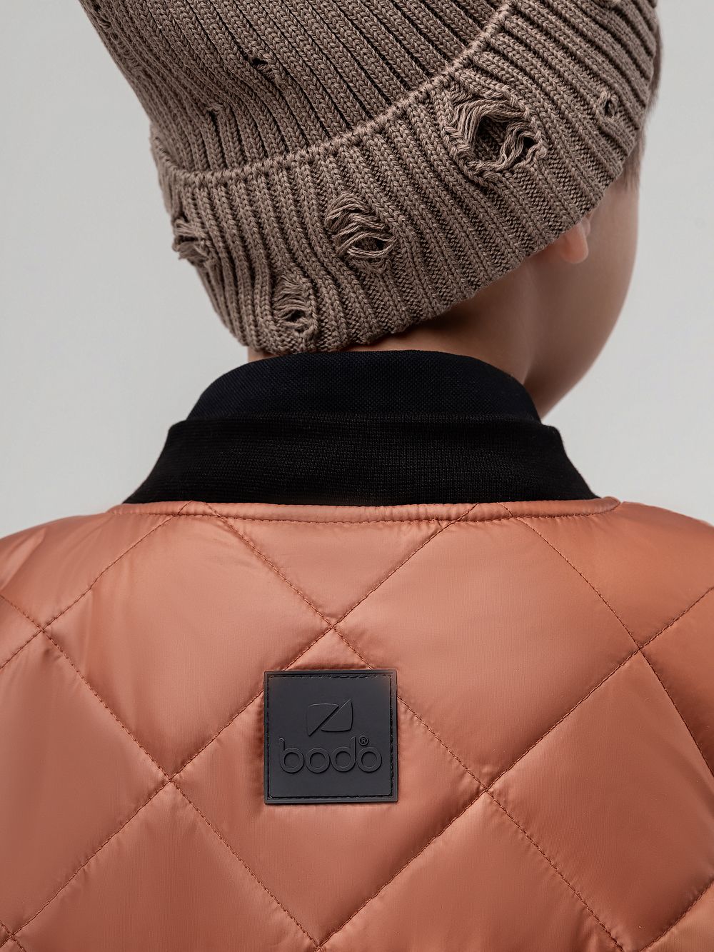 Стеганный бомбер - фото 10