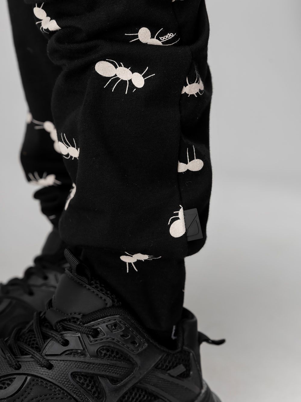 Брюки - джогерры с набивкой Брюки - джогерры с набивкой - фото 4