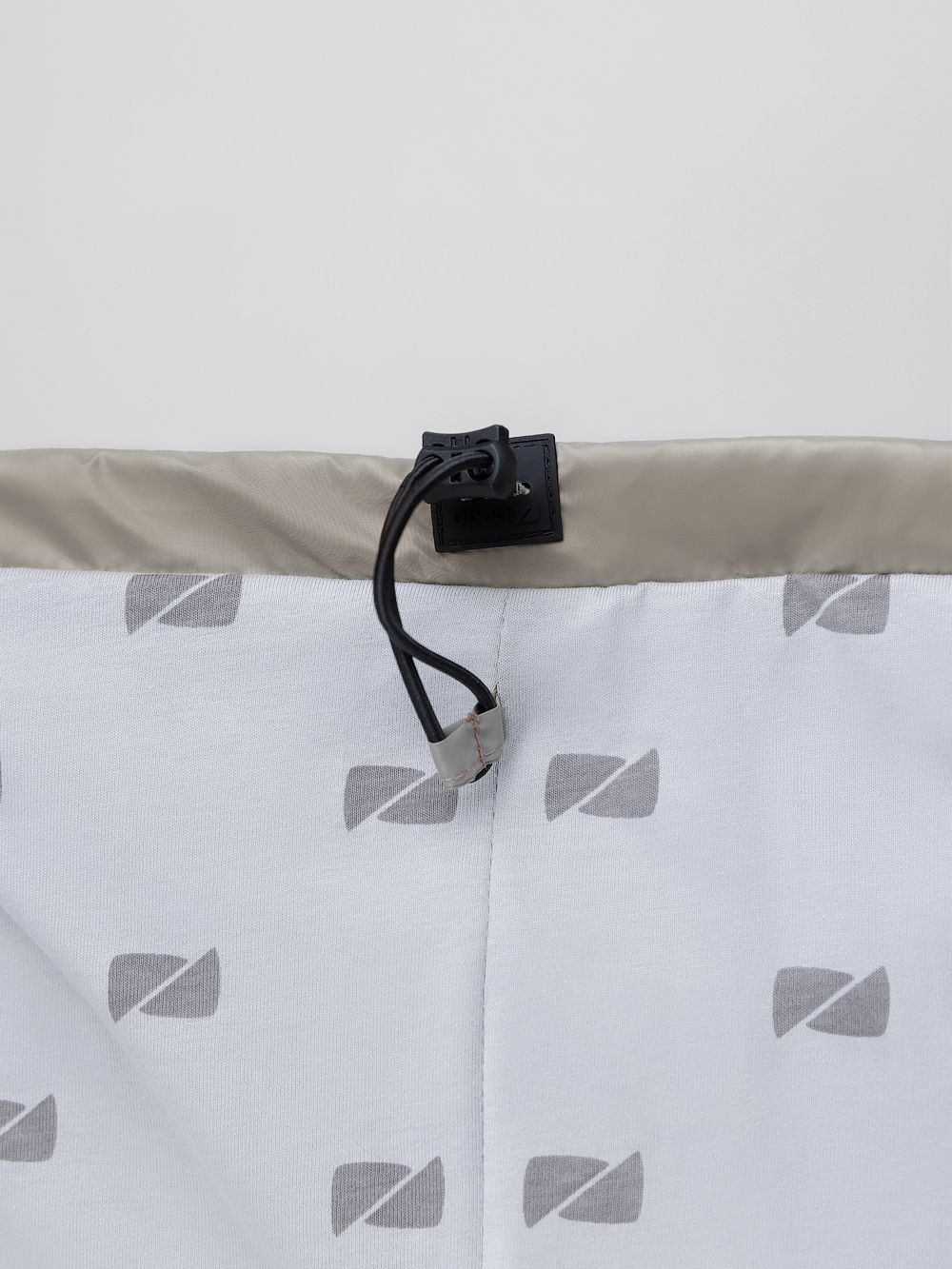 Жилет утеплённый с утяжкой - фото 12