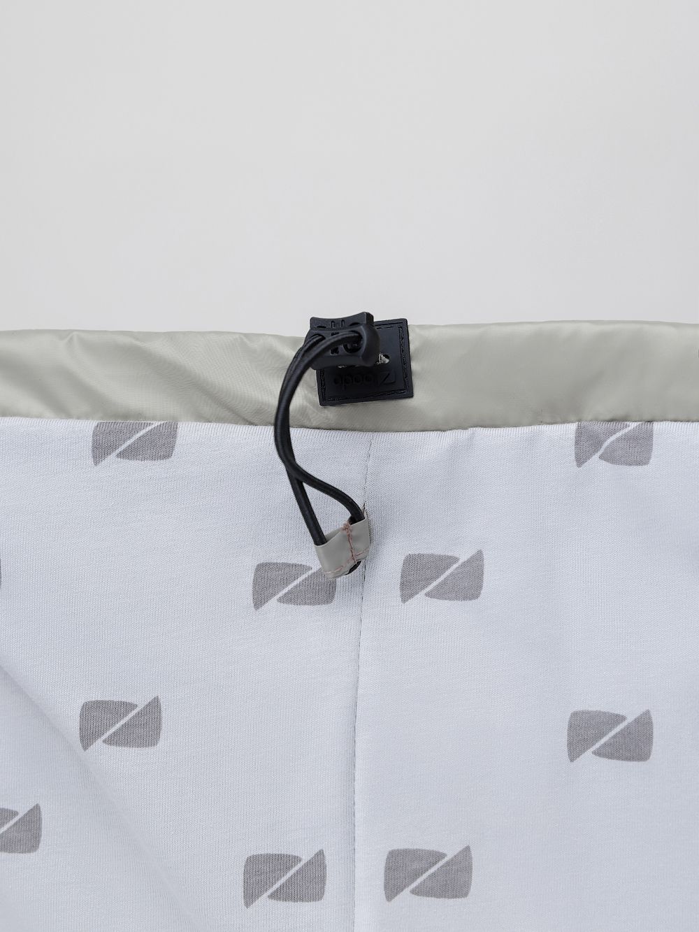 Жилет утеплённый с утяжкой - фото 14