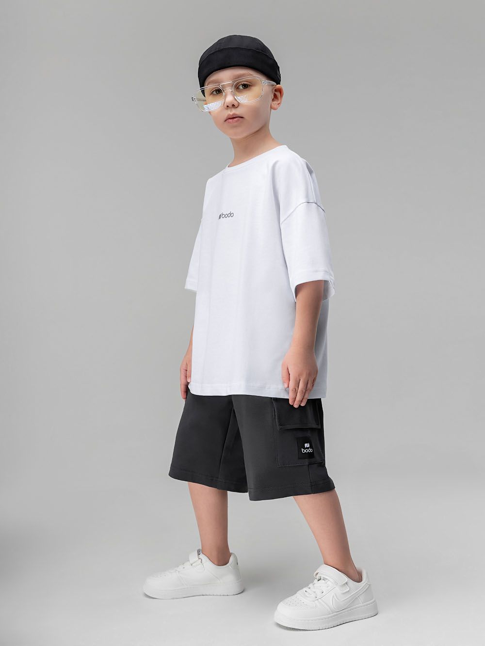 Шорты с накладными карманами - фото 4