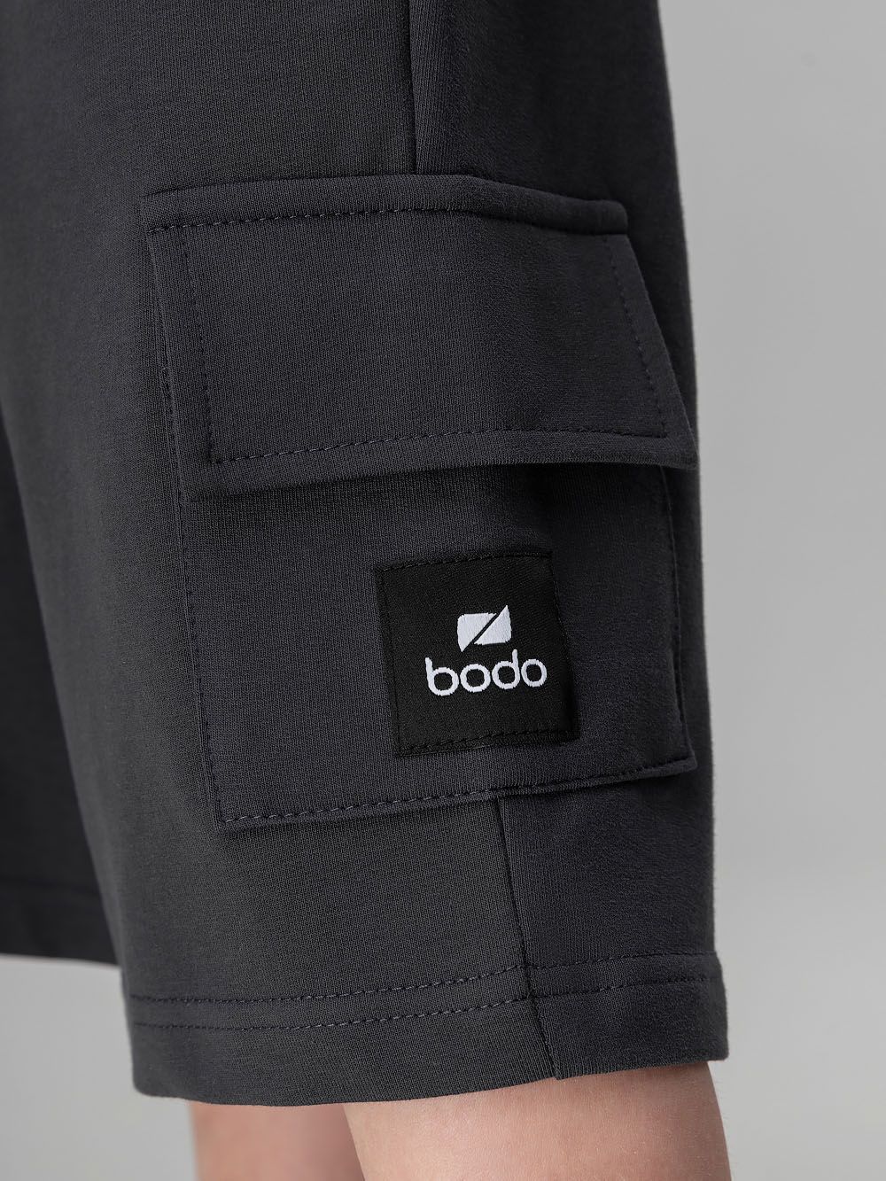 Шорты с накладными карманами - фото 6