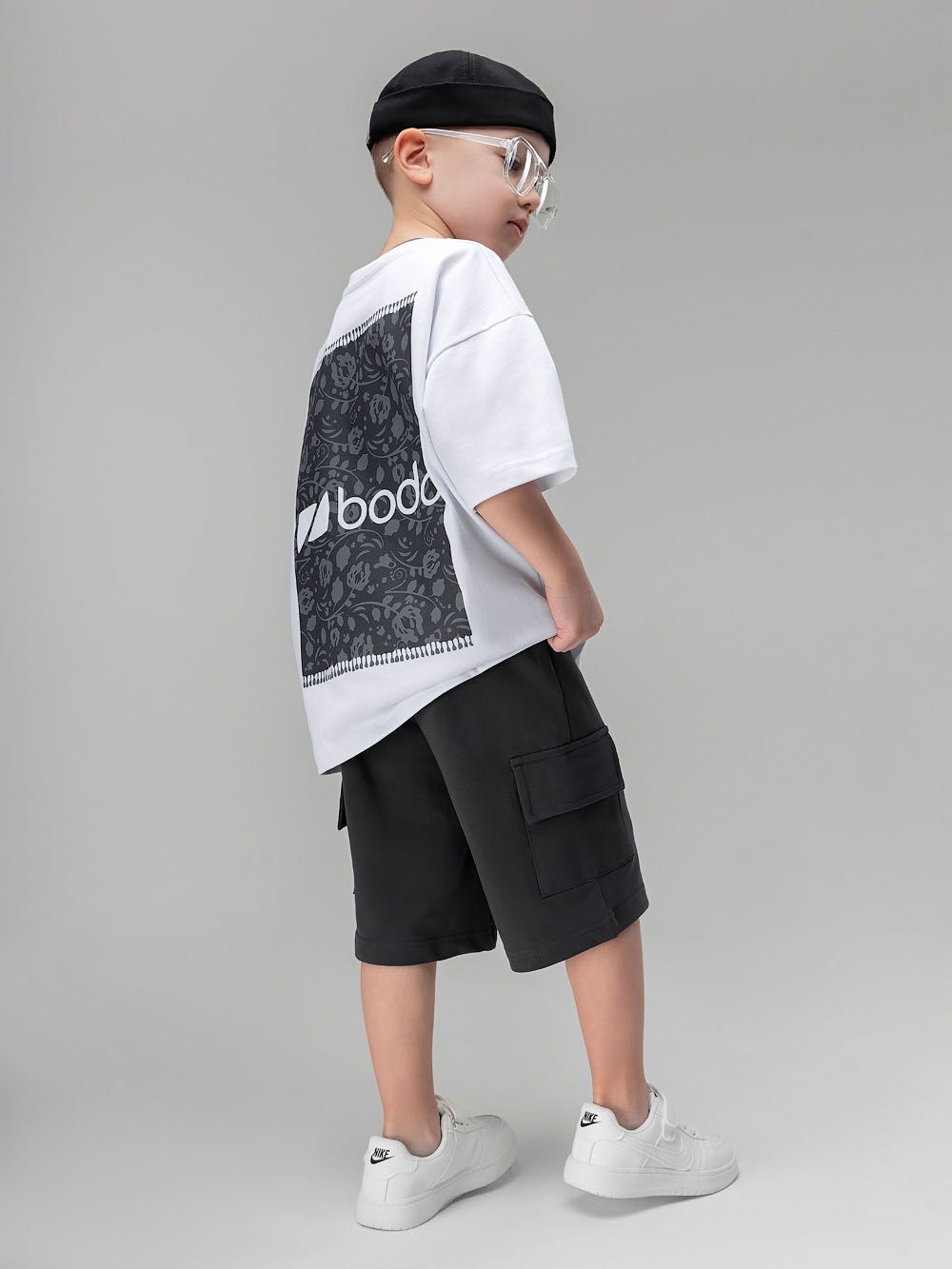 Шорты с накладными карманами - фото 1