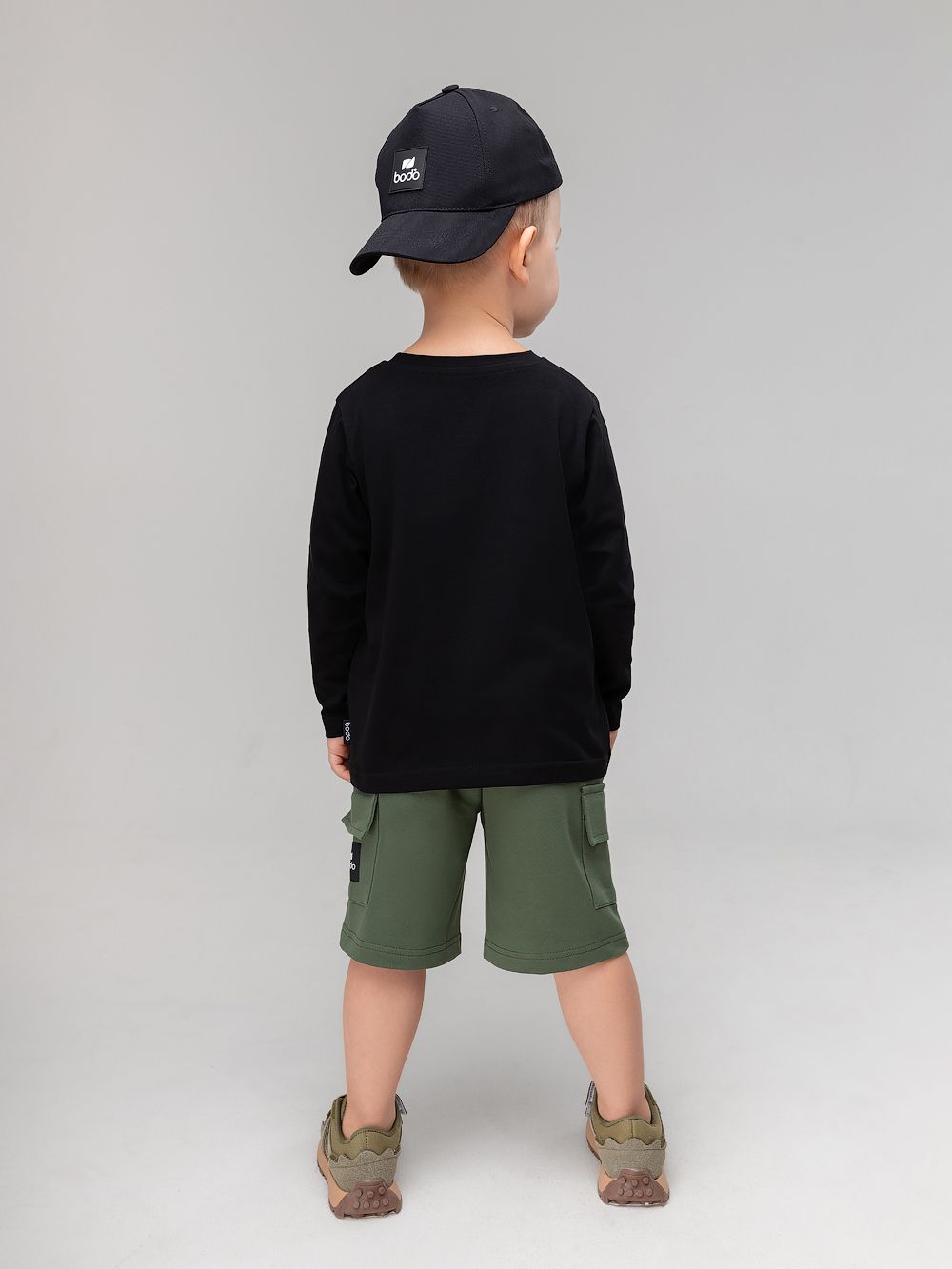 Шорты с накладными карманами - фото 4